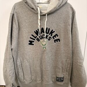 Men’s Large Milwaukee Bucks Hoodie
